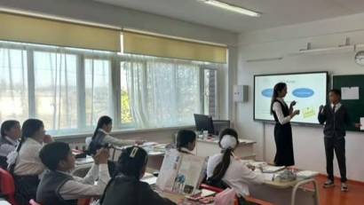 &quot;Ағылшын тілі - ынтымақтастық пен болашақ кілті &quot;атты айлық жоспары аясында пән мұғалімі Әсілхан Айдана 7&quot;г&quot; сыныбында үлгілі сабақ өтті.