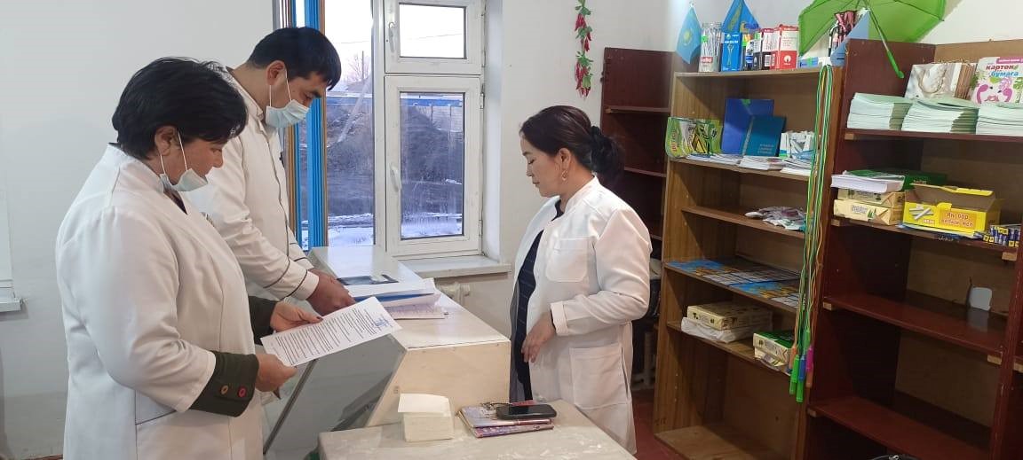 Тексеру барысында тиым салынған заттарды сатпау және тазалық жұмыстарын үнемі бақылауда ұстау түсіндірілді.