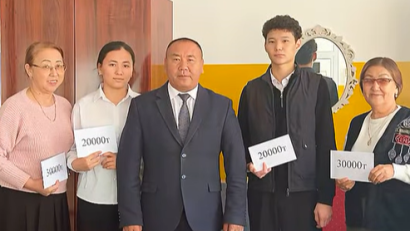  Лицей-интернат директоры Серікбаев Ерғали Қазыханұлы оқушылар мен жетекшісін арнайы құттықтап, толағай табыстар тіледі.